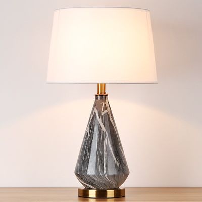 연구 임상 구성 음영 하얀 요업 테이블 전구꼭지 D35*H63CM E27 85lm/W